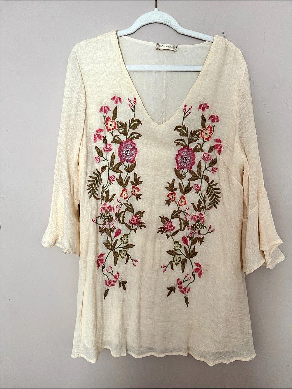 Altar'd State Floral Embroidered Tunic Dress in Cream & Pink Size Medium